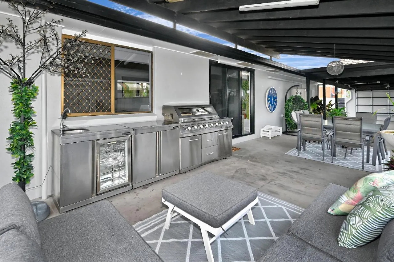 Lovely Beach House -Amazing Location, Pets - Zb9 بودينا 0*,  أستراليا