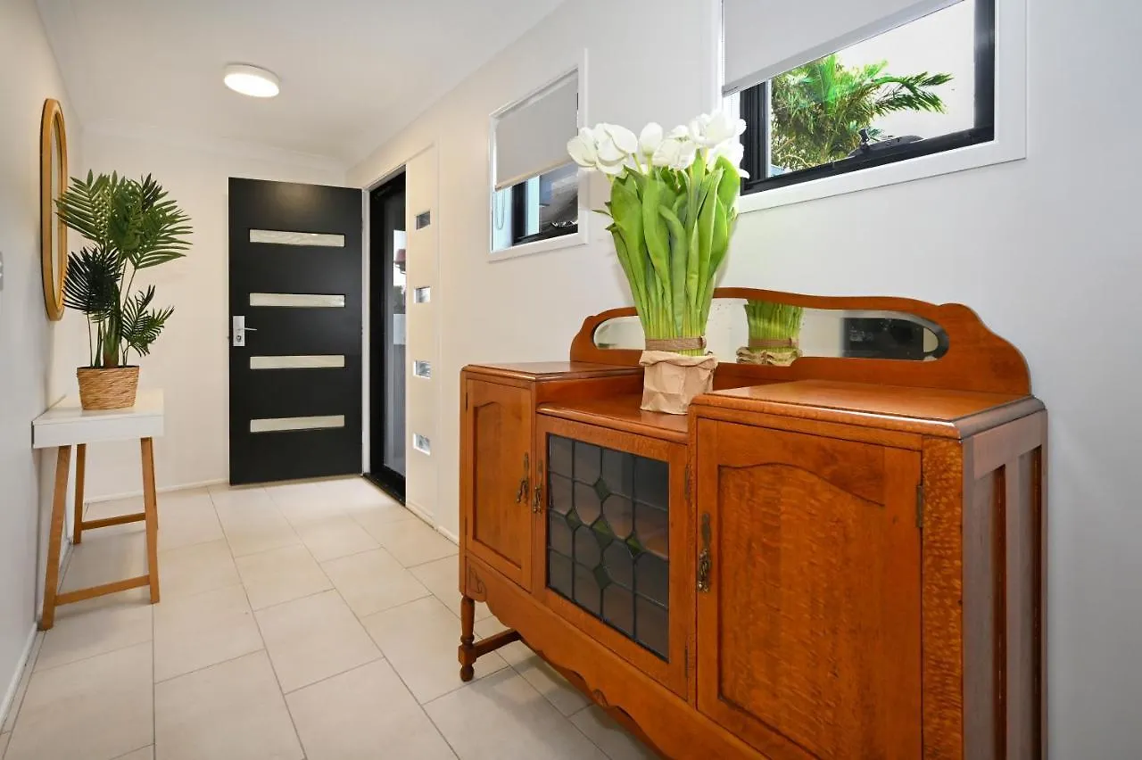 Lovely Beach House -Amazing Location, Pets - Zb9 بودينا 0*,